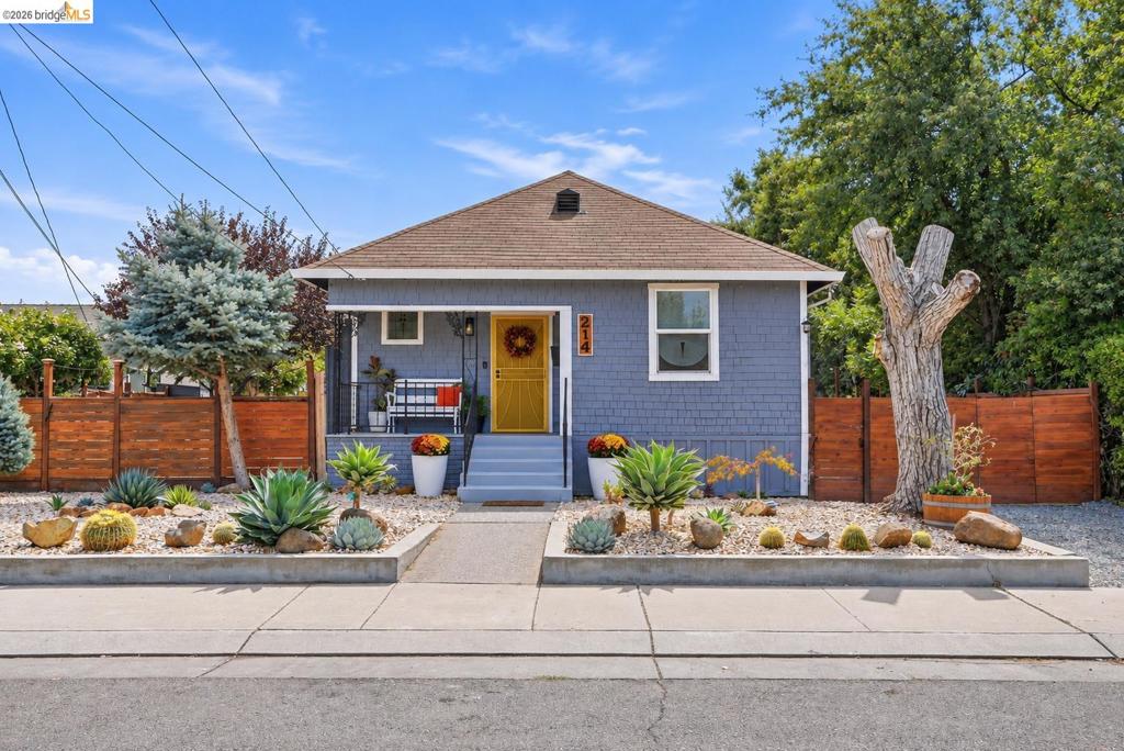 214 E Knoles Way — photo
