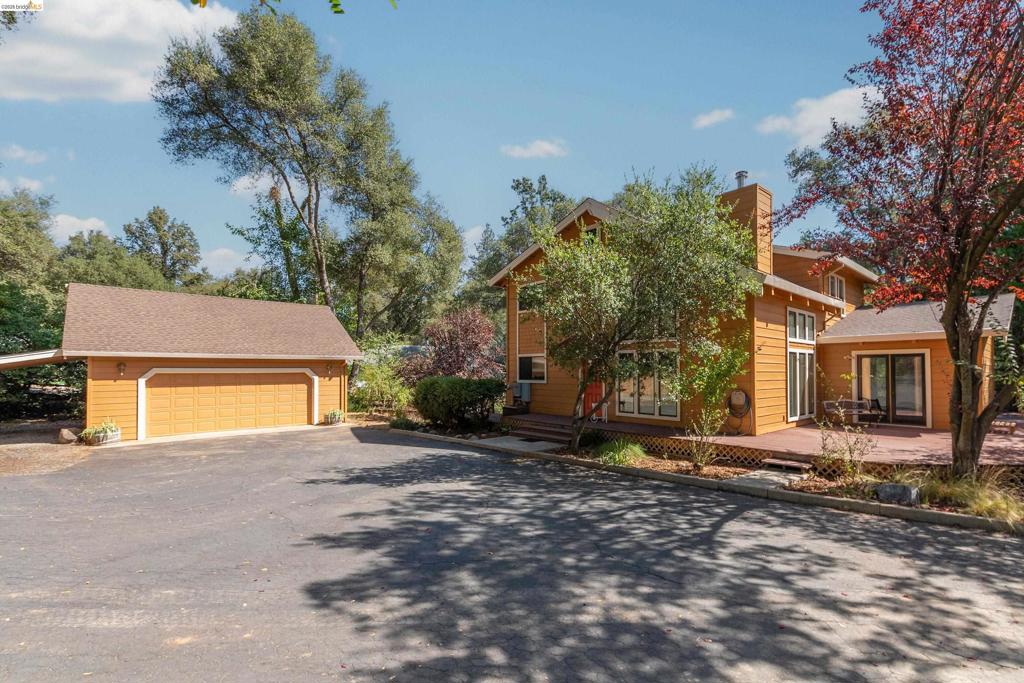 20425 Brook Dr. — photo