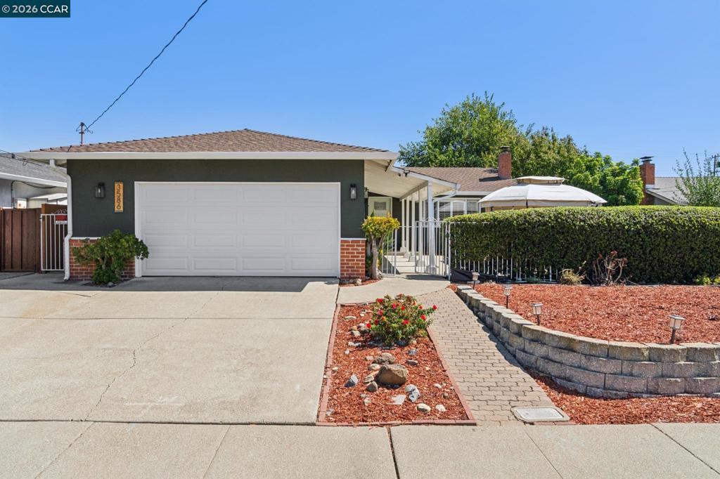 3586 Skylark Dr — photo