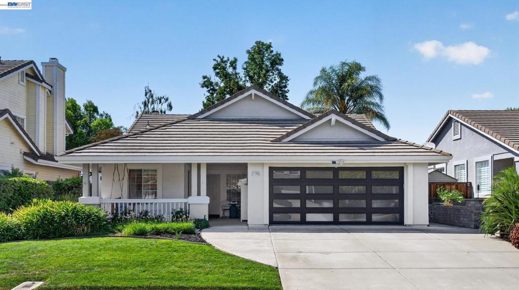 1128 Riviera Ct — photo