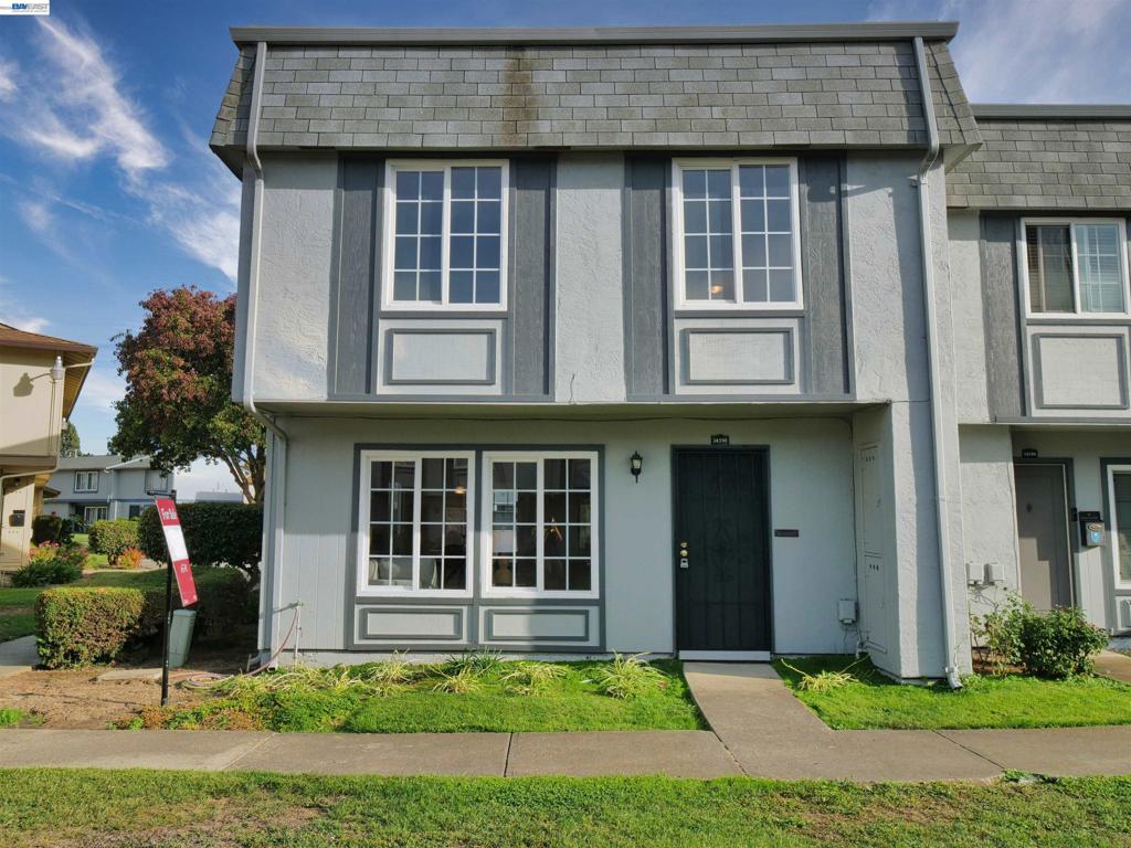 34590 Bluestone Cmn — photo