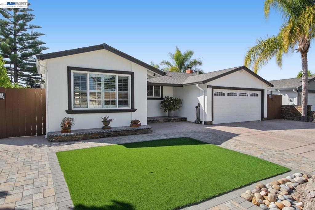 2454 Medallion Dr — photo