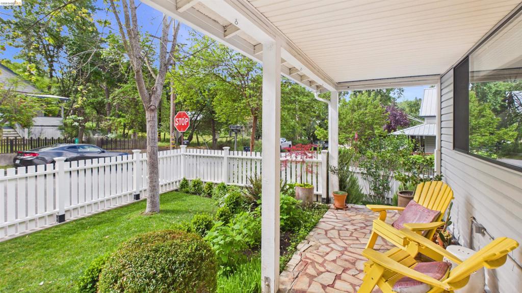 186 Theall, Sonora, CA 95370 — photo 2