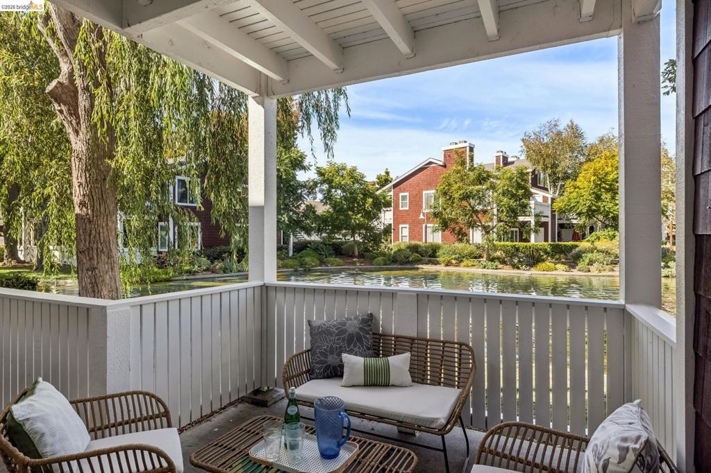 11 Bayside Ct — photo