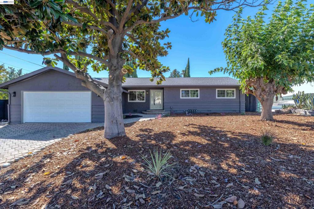 3672 Sanford St — photo