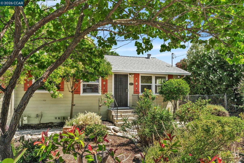 2072 Chalomar Road, Concord, CA 94518 — photo 2