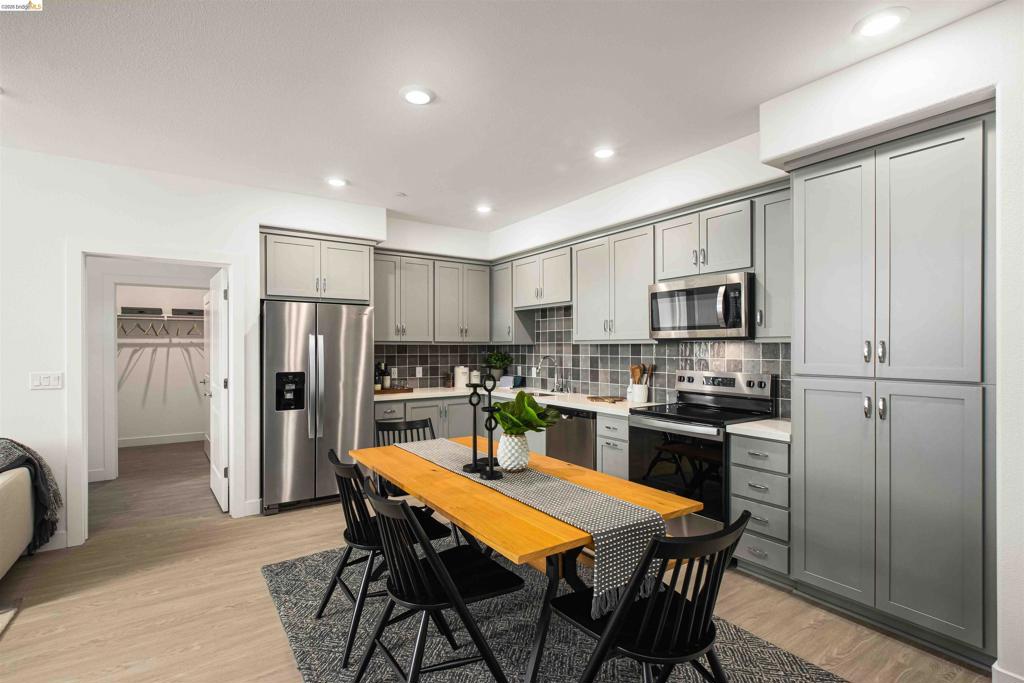 500 Somi Ct Unit 412 — photo