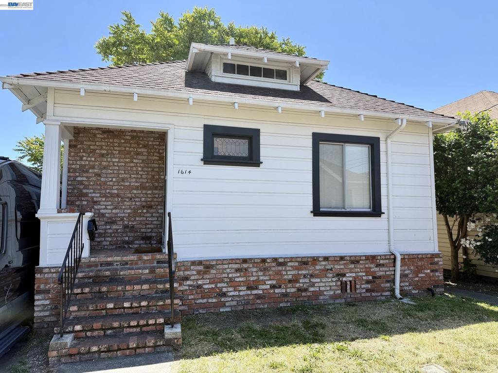 1614 Gould Ct — photo