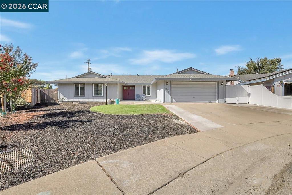 1590 Lisa Ct — photo