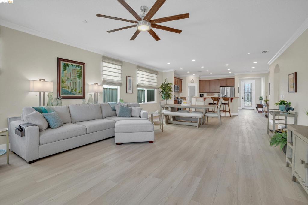 9833 Key West Way — photo