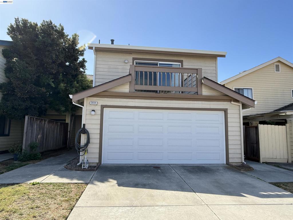 3934 Scamman Ct — photo