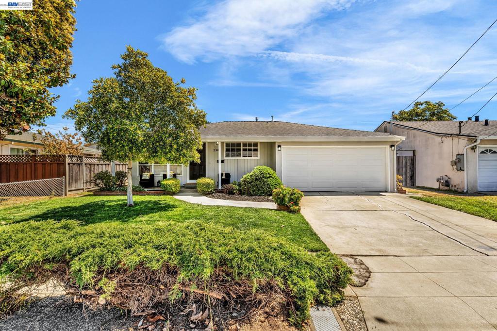 4708 Portola Dr — photo