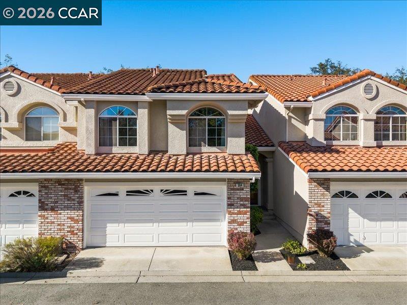 384 Bellflower Ct — photo