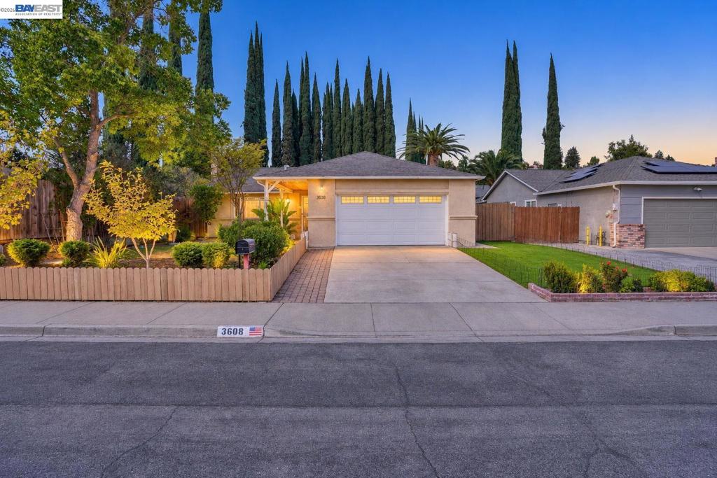 3608 Nightingale Dr — photo