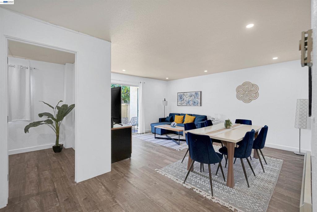 725 Auburn Pl Unit 109 — photo