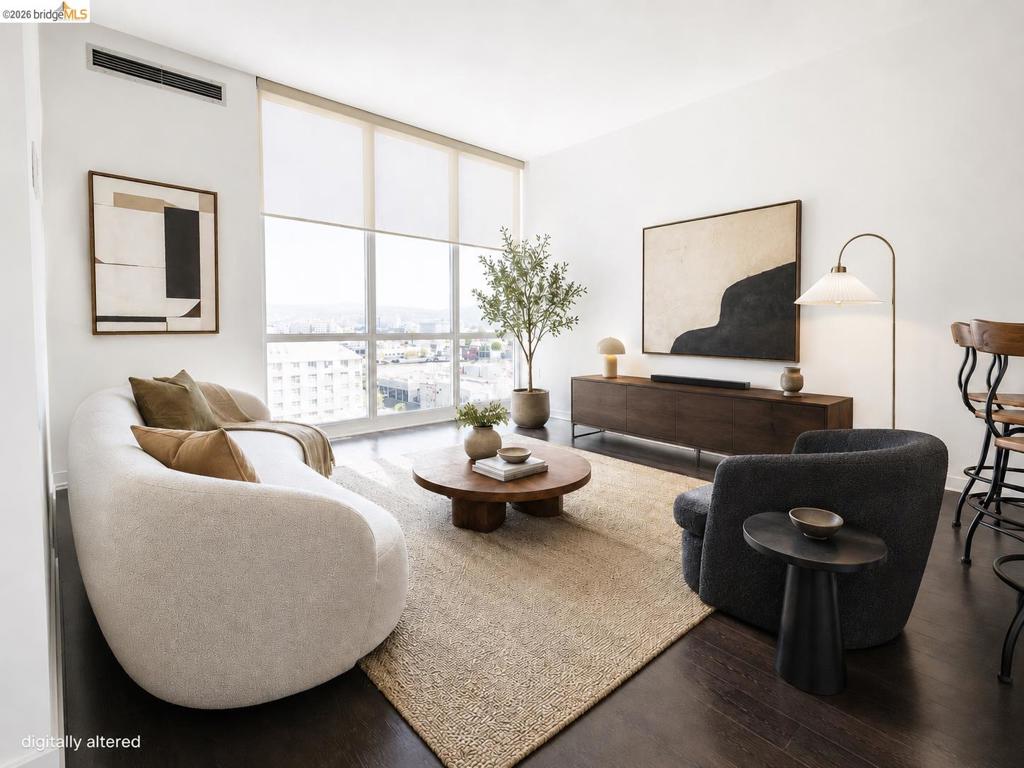 222 Broadway Unit 914 — photo