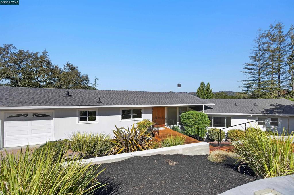 4025 Mario Way — photo