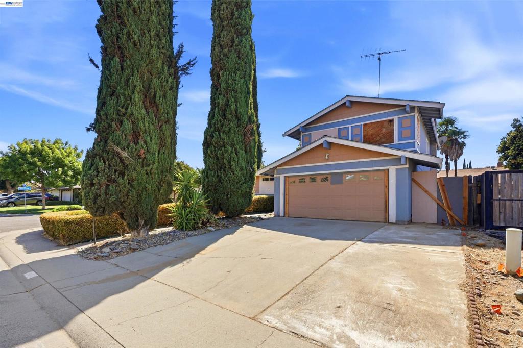 10010 Bexley Dr — photo