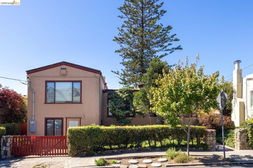 902 Carmel Ave — photo