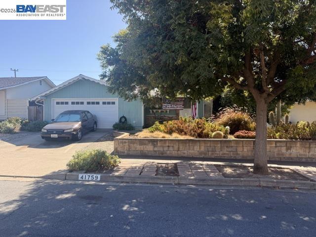 41759 Higgins Way — photo