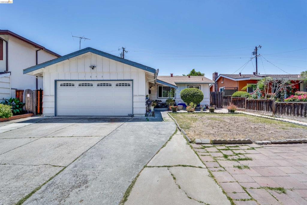 1649 Mount Oliveira Drive — photo