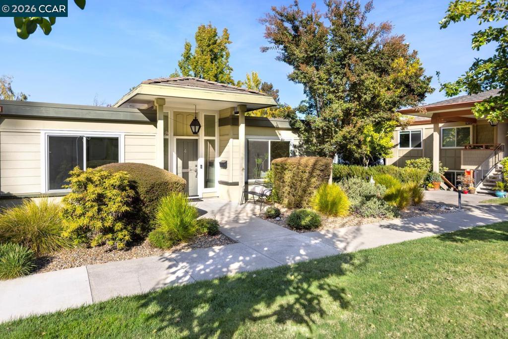 1401 Skycrest Dr Unit 4 — photo