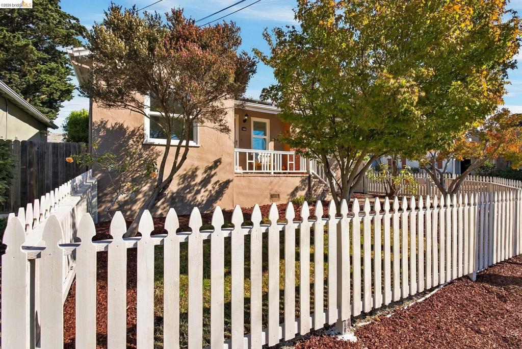 1555 Acton Street, Berkeley, CA 94702 — photo 2