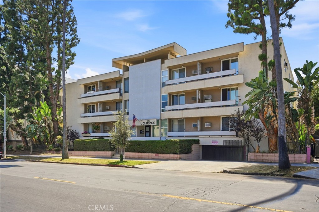 425 S Kenmore 206 — photo