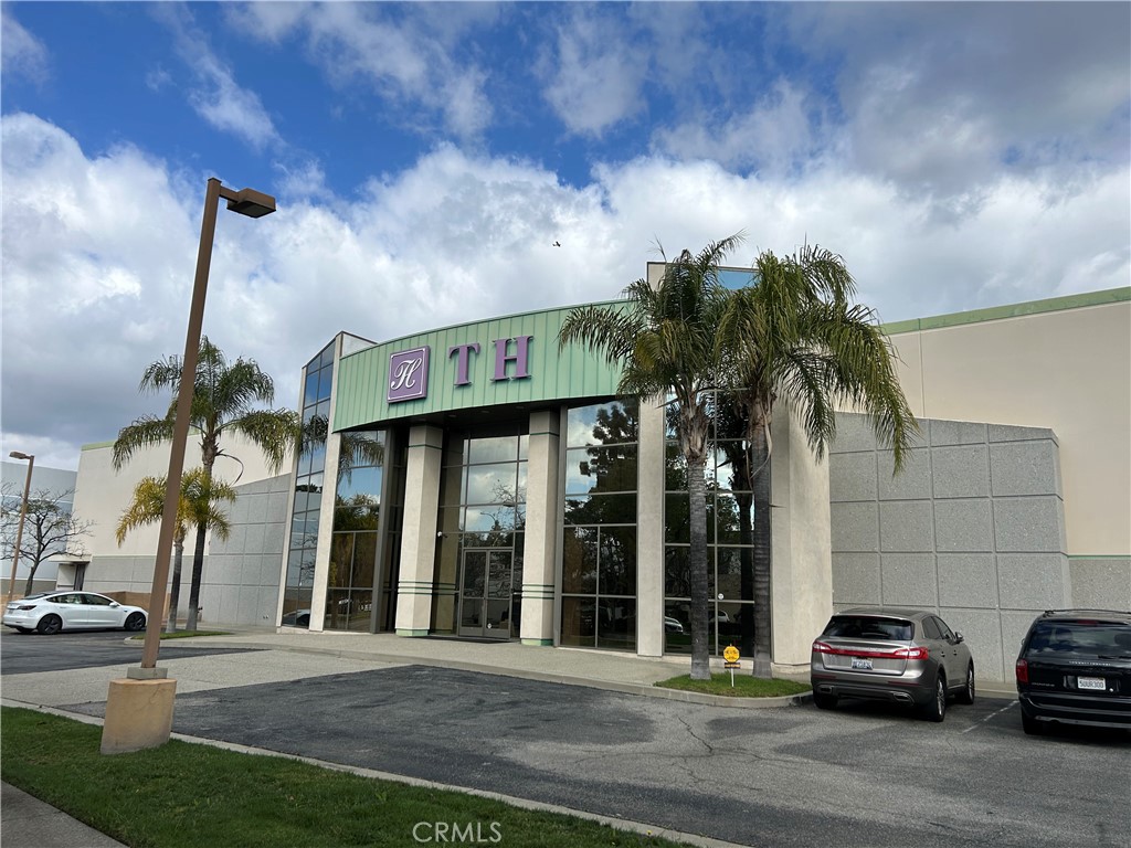 1751 Yeager — photo