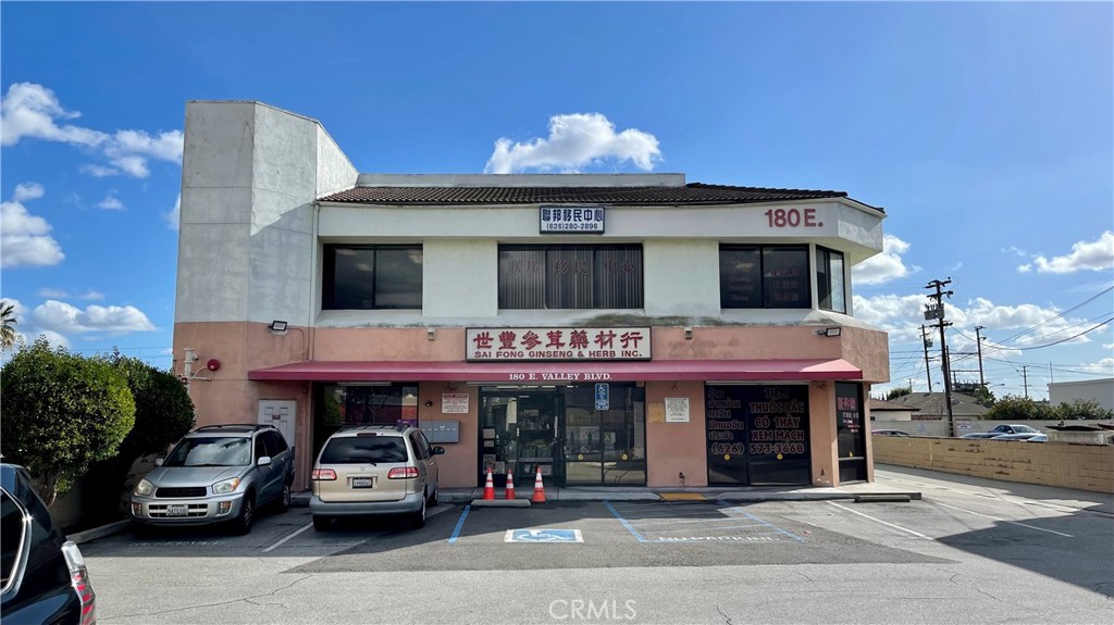 180 E Valley 203 — photo