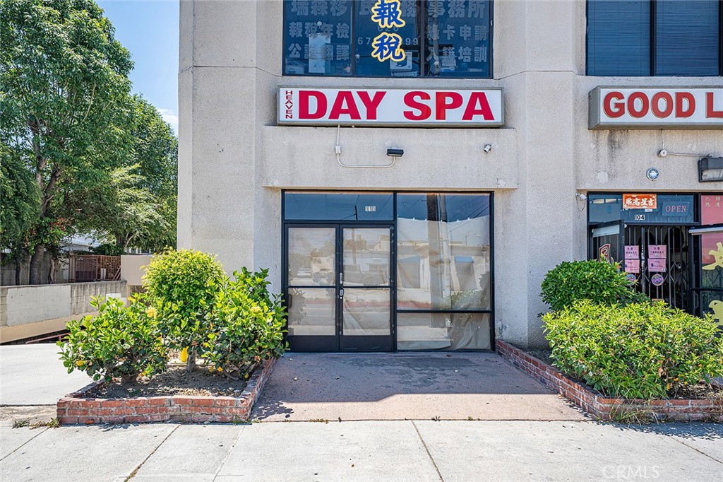 300 S Garfield Avenue 111 — photo