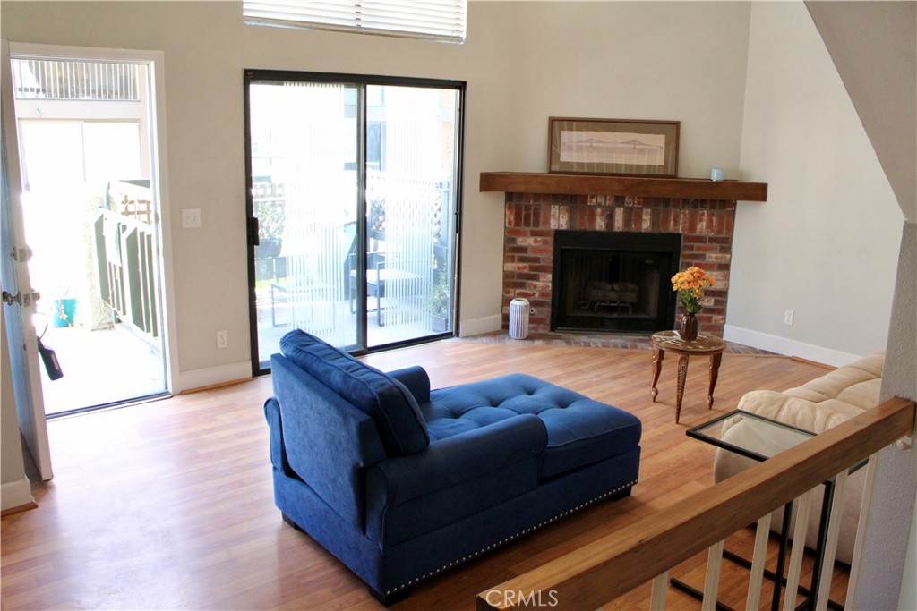 1913 Huntington Drive D — photo