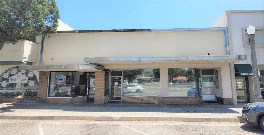 2124 Huntington — photo