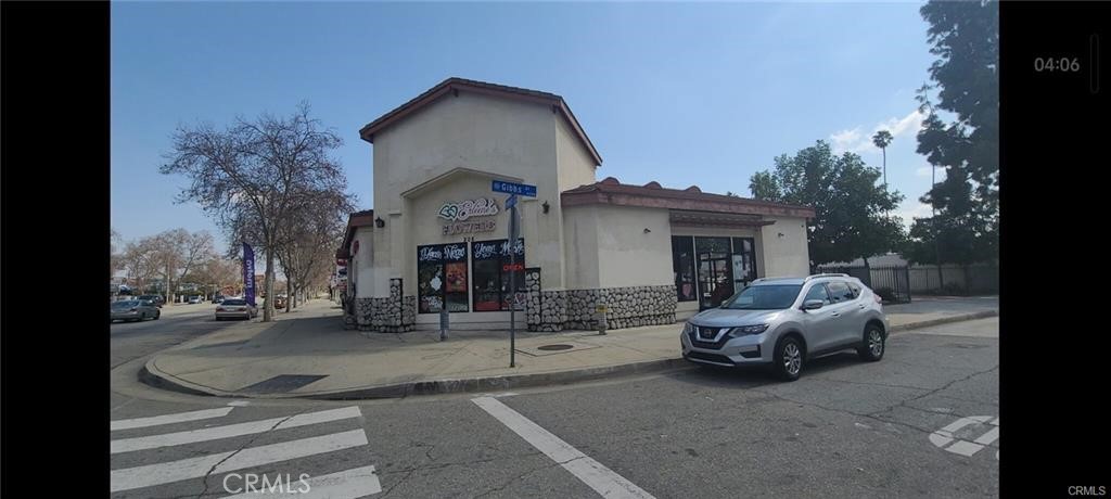 208 E Holt — photo