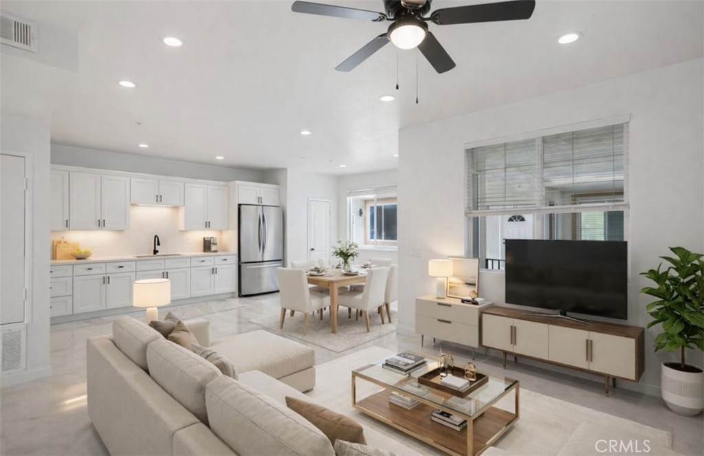 8153 Banana Avenue 201 — photo