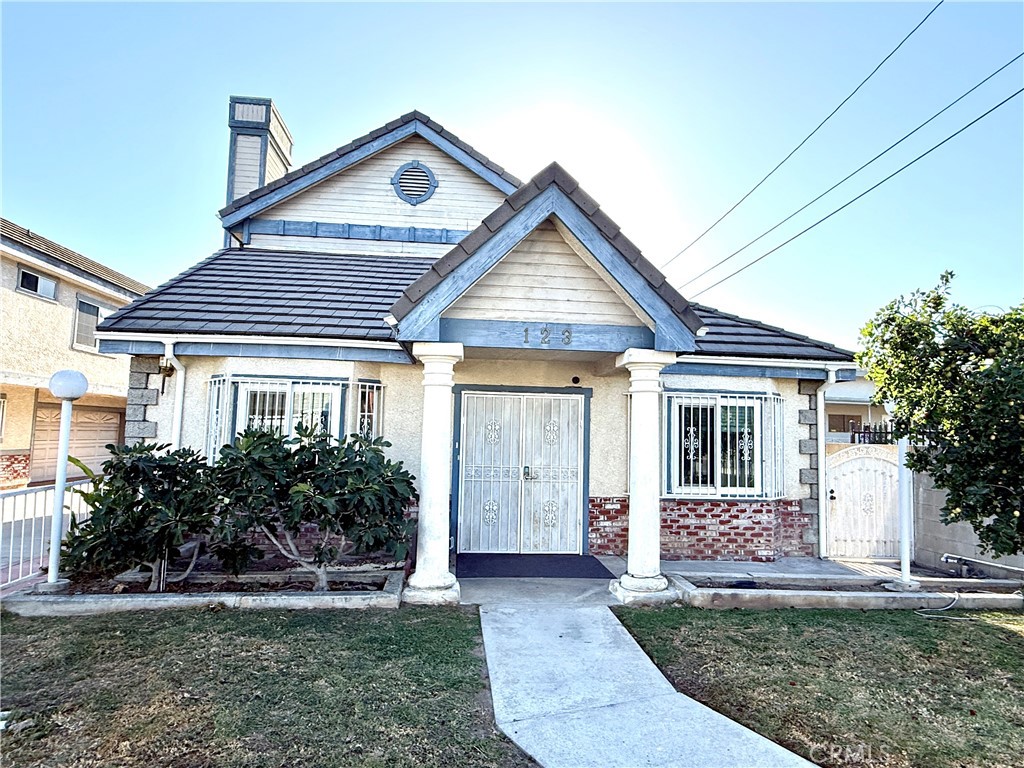 123 S Moore — photo
