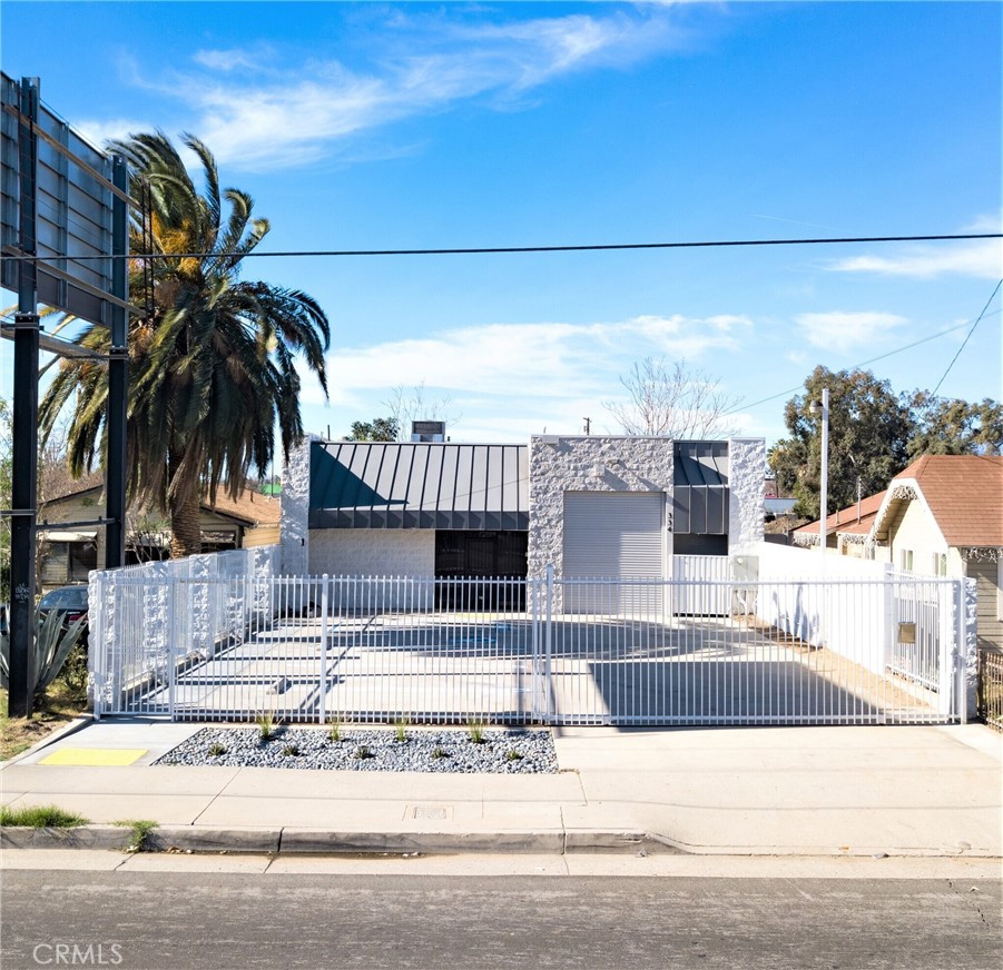 334 S Arrowhead Avenue — photo