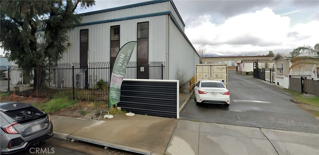 14210 Whittram — photo