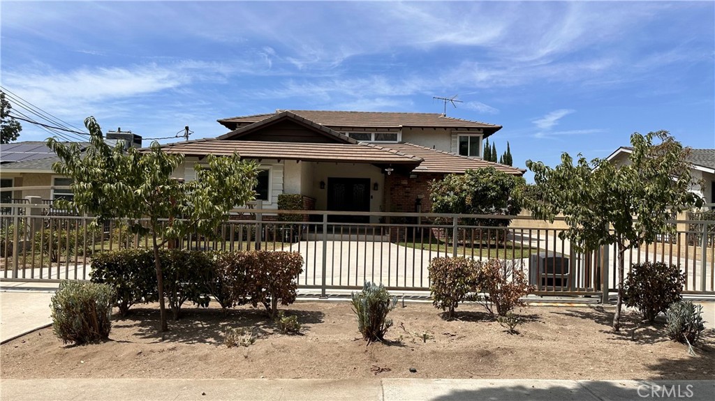 1119 Mayflower — photo