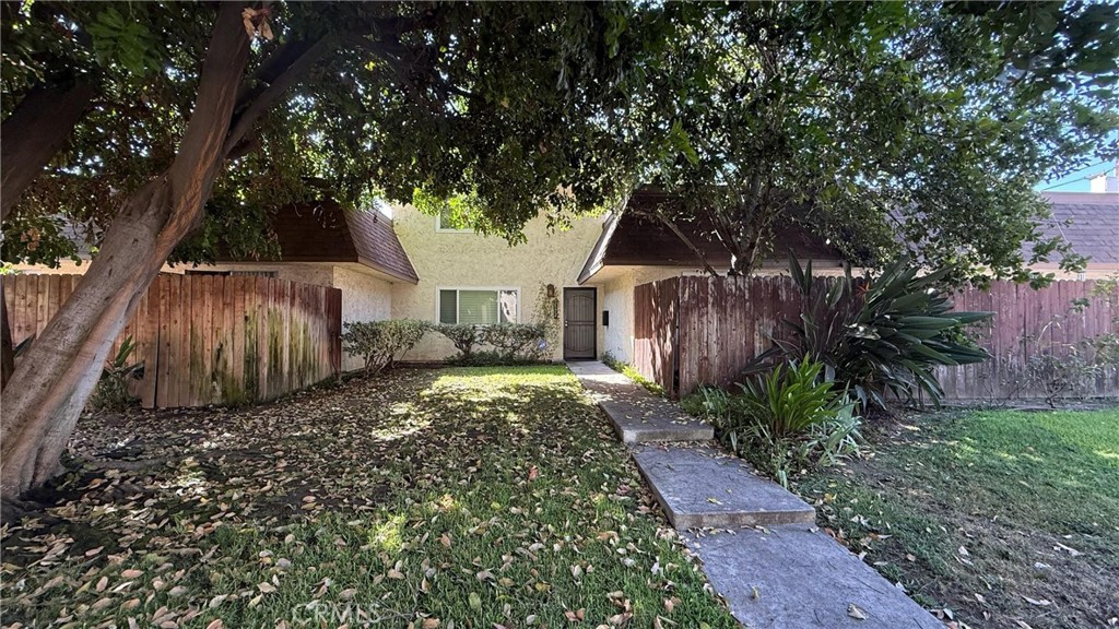 5572 Temple City — photo