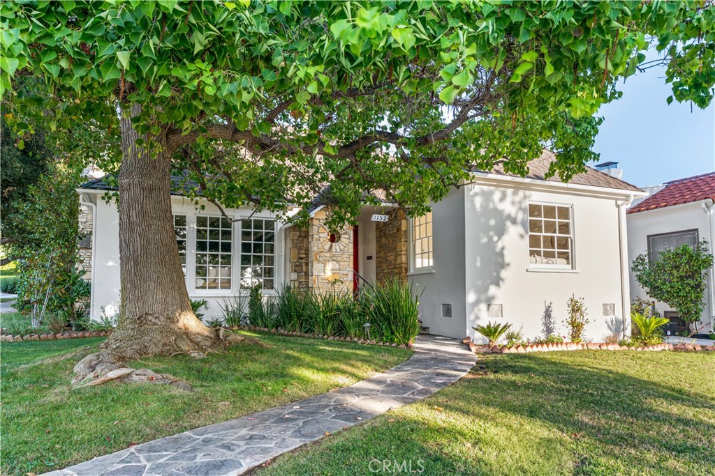 1152 N Cedar Street — photo