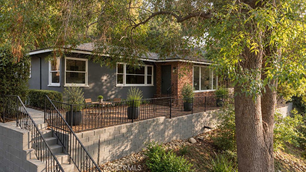 954 Burleigh — photo