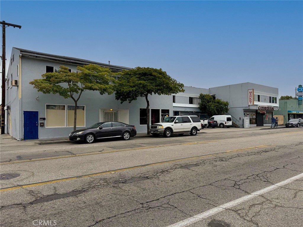 139 W Arbor Vitae — photo