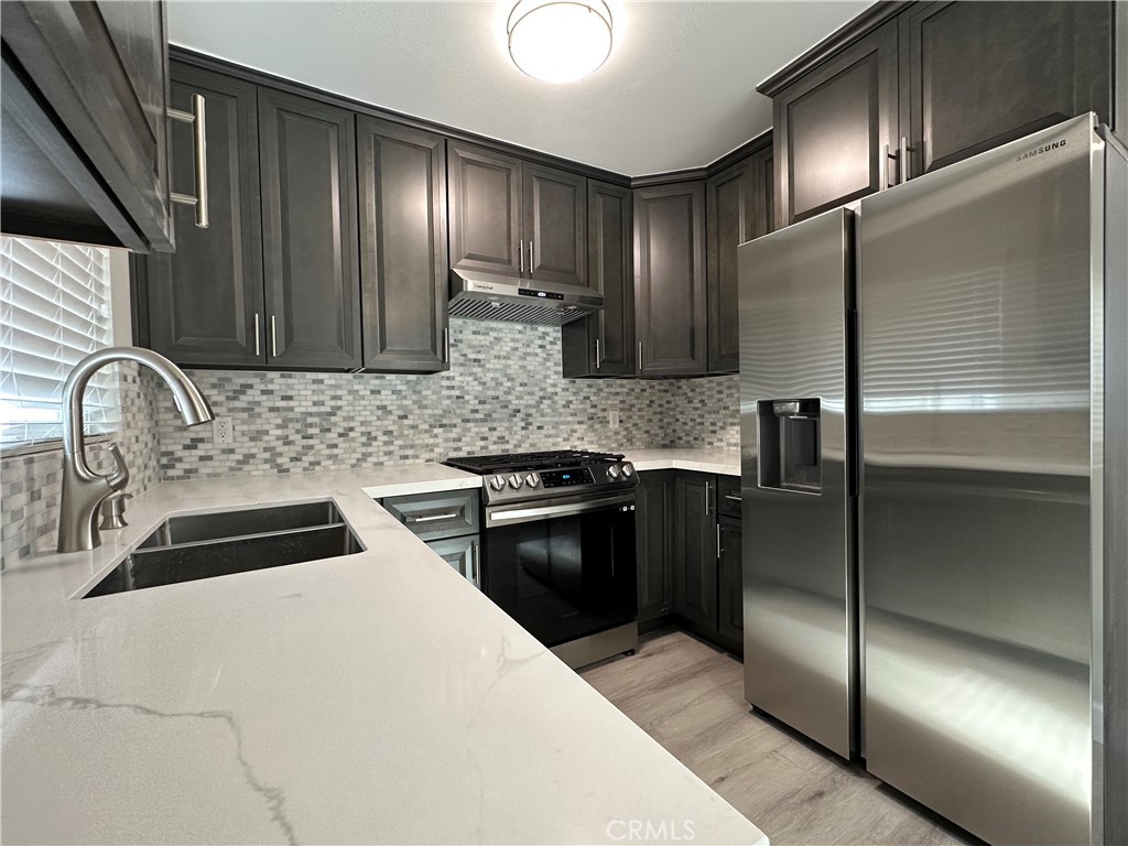 41 N Sierra Bonita Avenue Unit D — photo