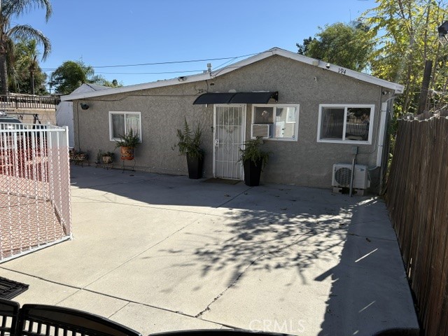 190 E Grand Avenue — photo