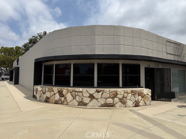 4029 W Burbank Boulevard — photo