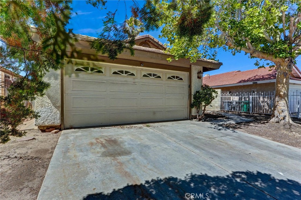 2812 Fairfield Avenue — photo