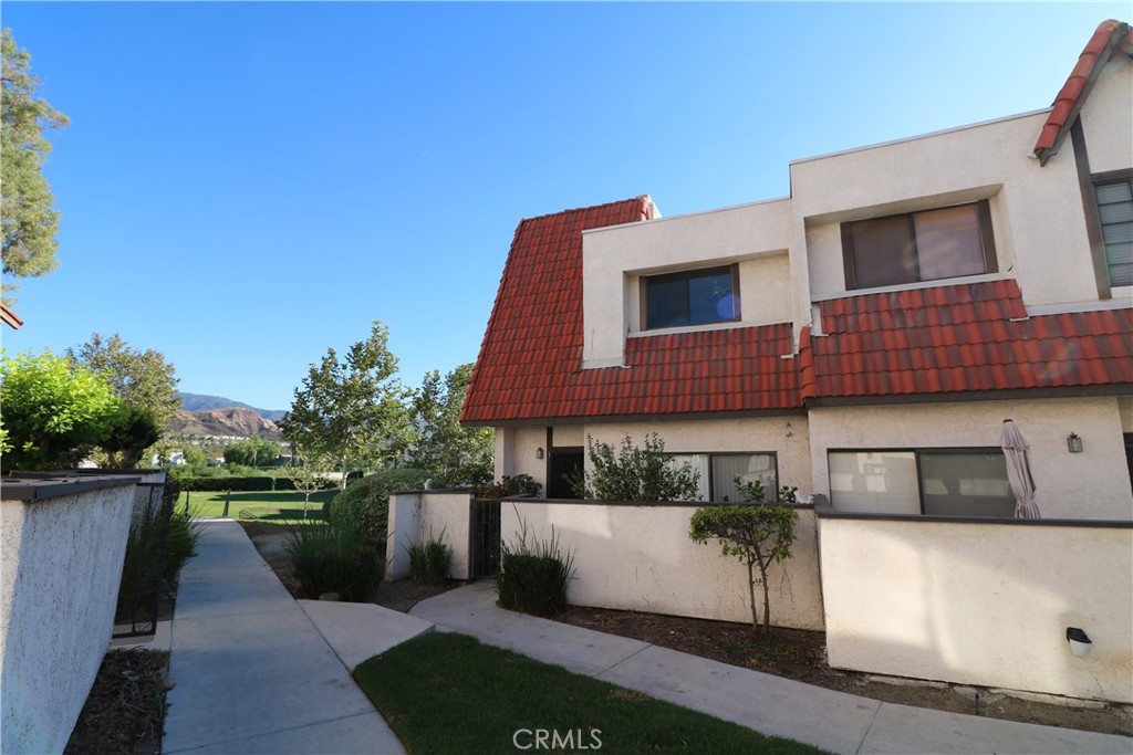 27644 Nugget 1 — photo