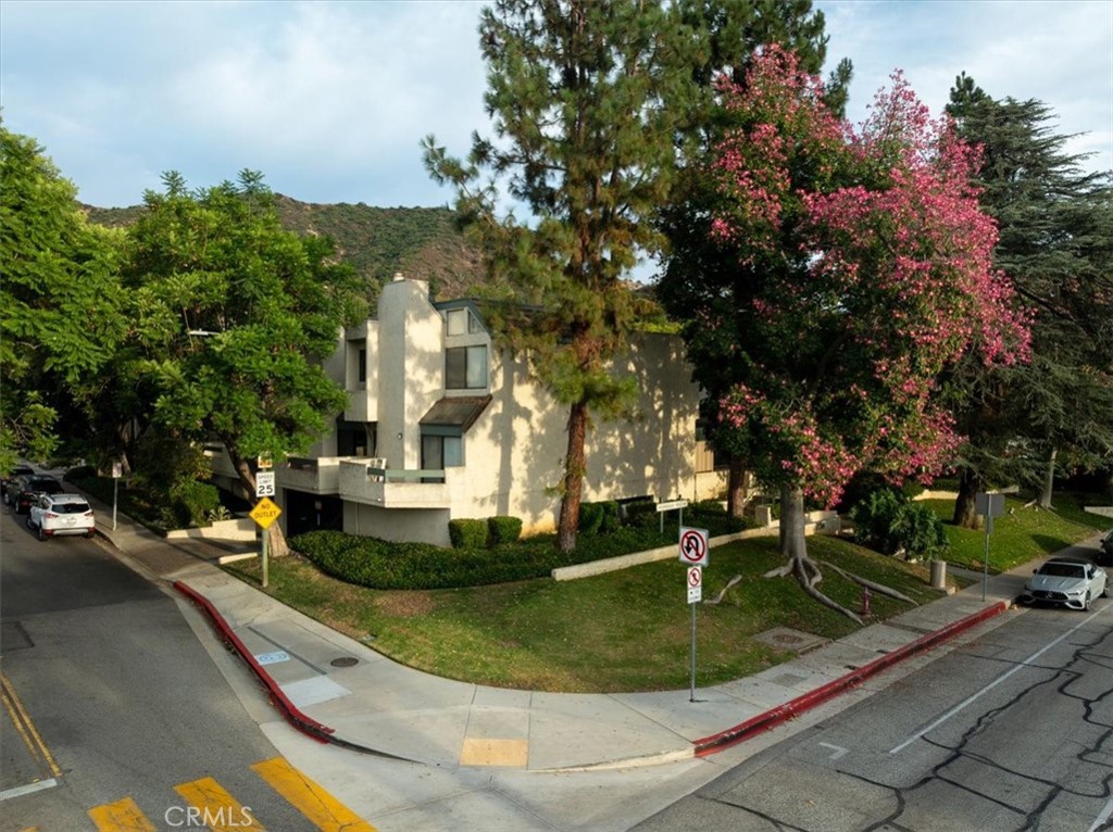 1734 N Verdugo Unit 10 — photo