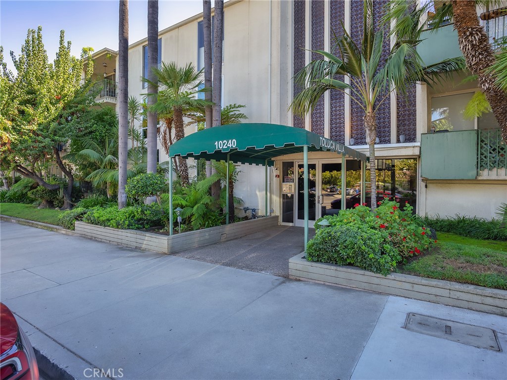 10240 Camarillo Street 208 — photo